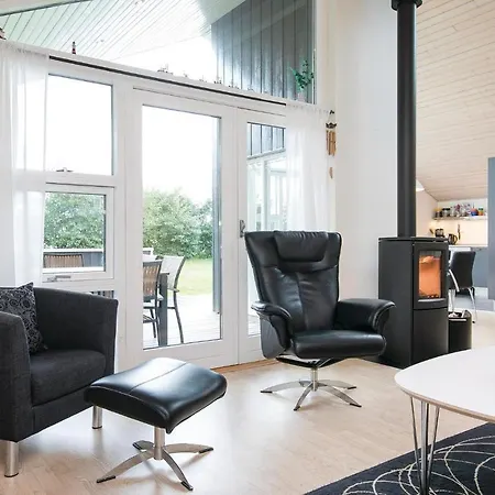 Hébergement de vacances Three-bedroom Holiday In *