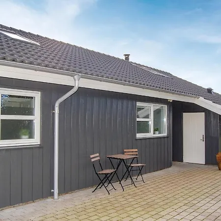 Hébergement de vacances Three-bedroom Holiday In